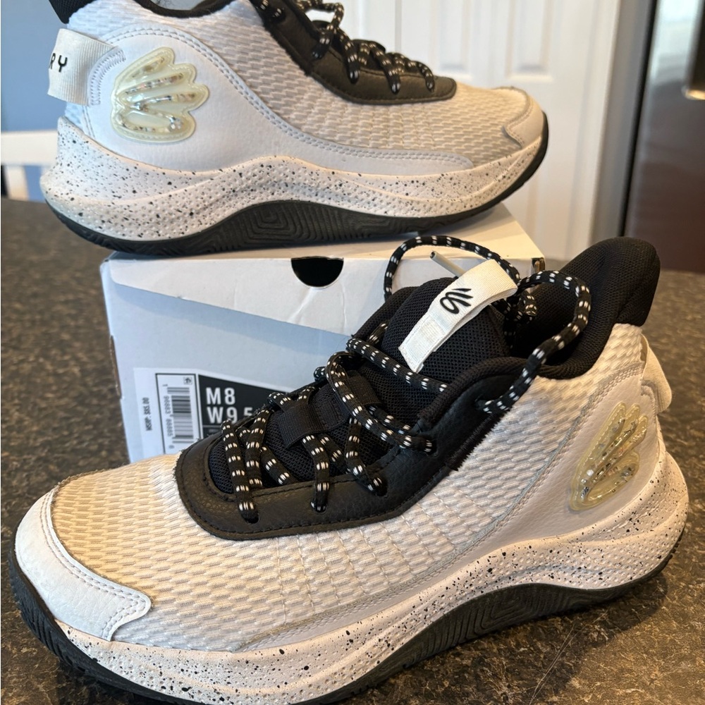 Curry 3Z7 Black and White Sneakers